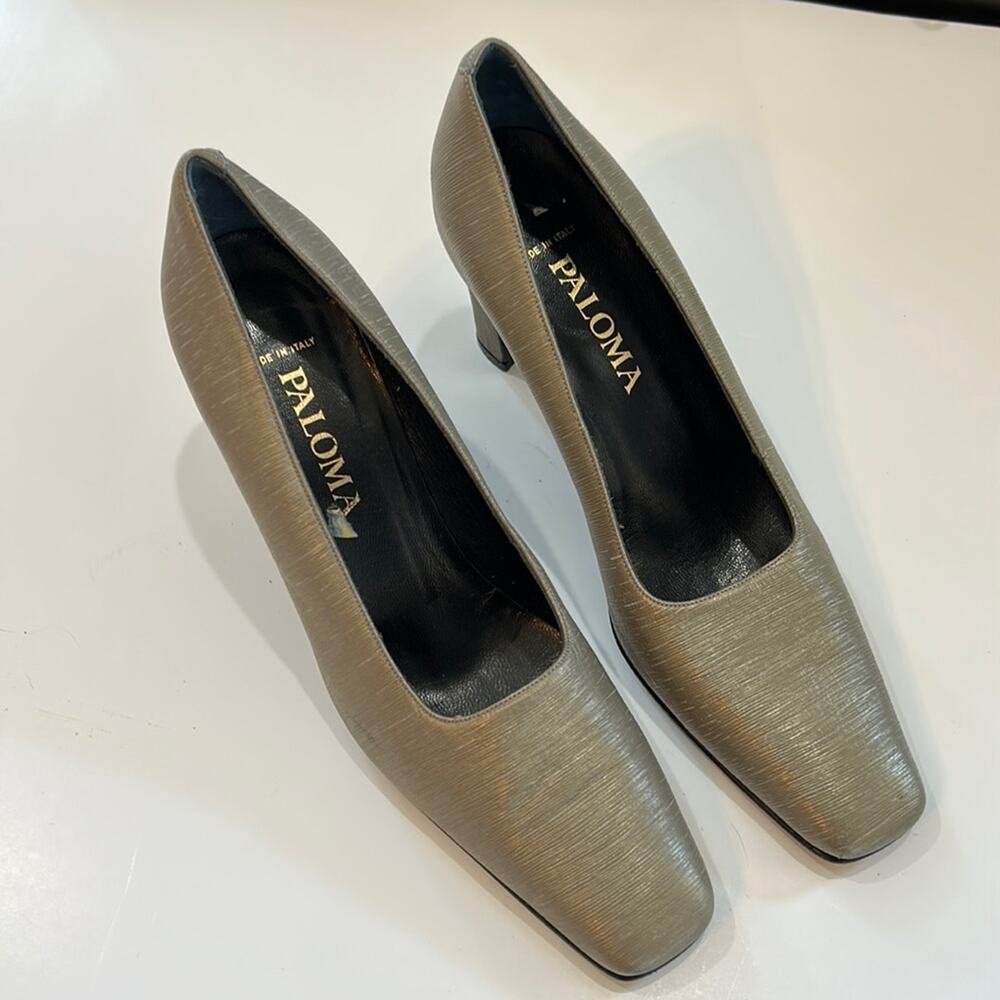 Paloma Women's Gray 3 Inch Block Heel Closed Toe Pumps Size 7.5